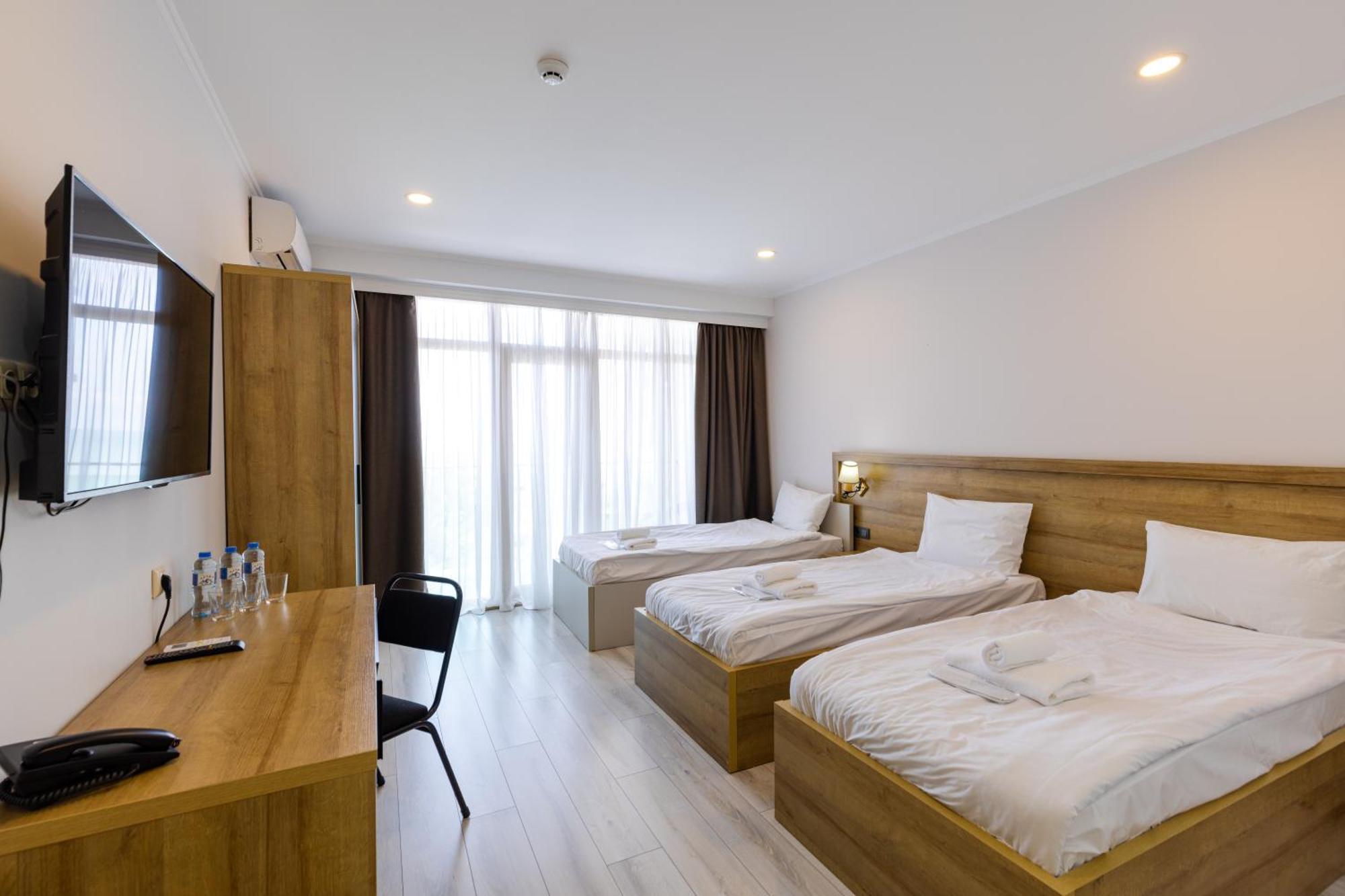 Aqua Batumi Hotel & Apartments Buitenkant foto