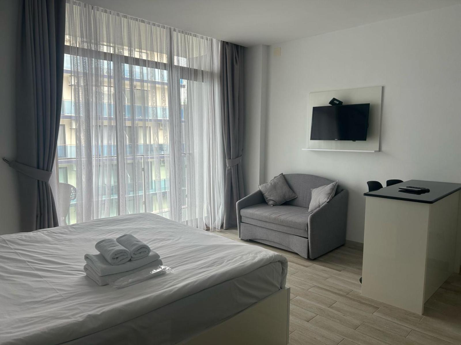 Aqua Batumi Hotel & Apartments Buitenkant foto