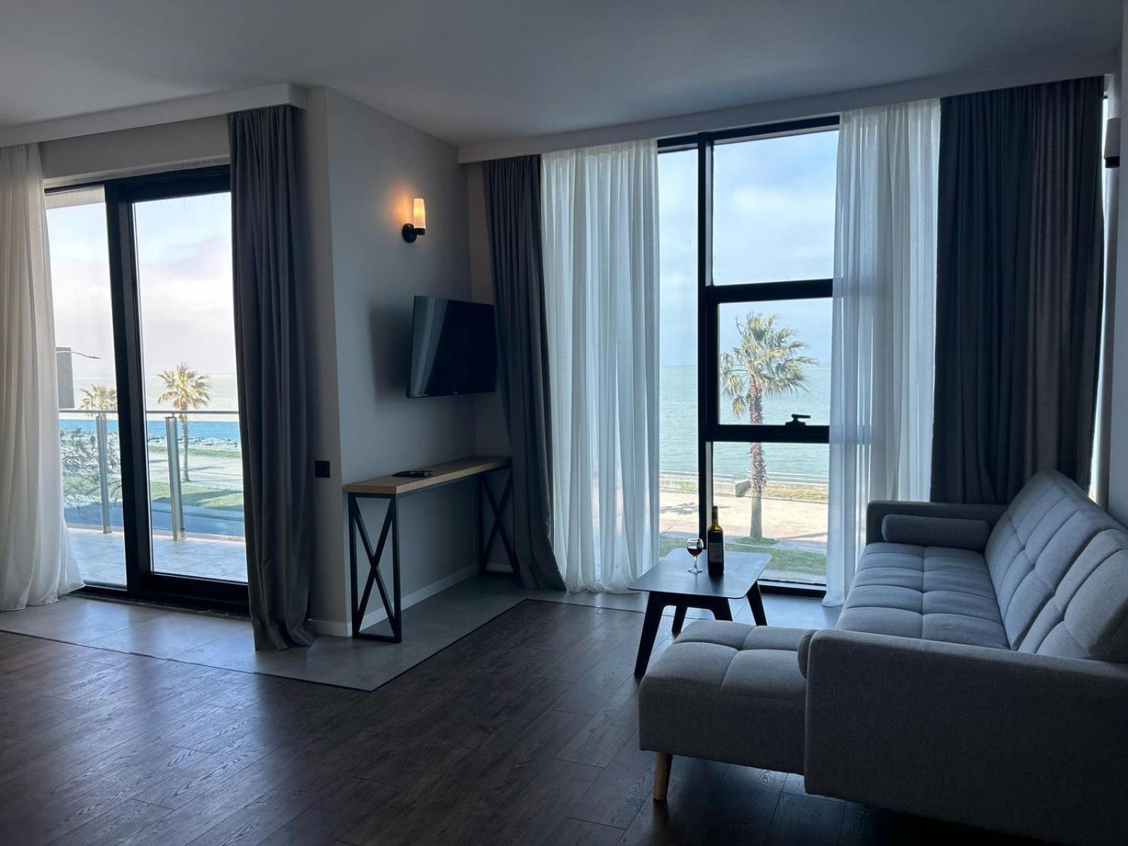 Aqua Batumi Hotel & Apartments Buitenkant foto